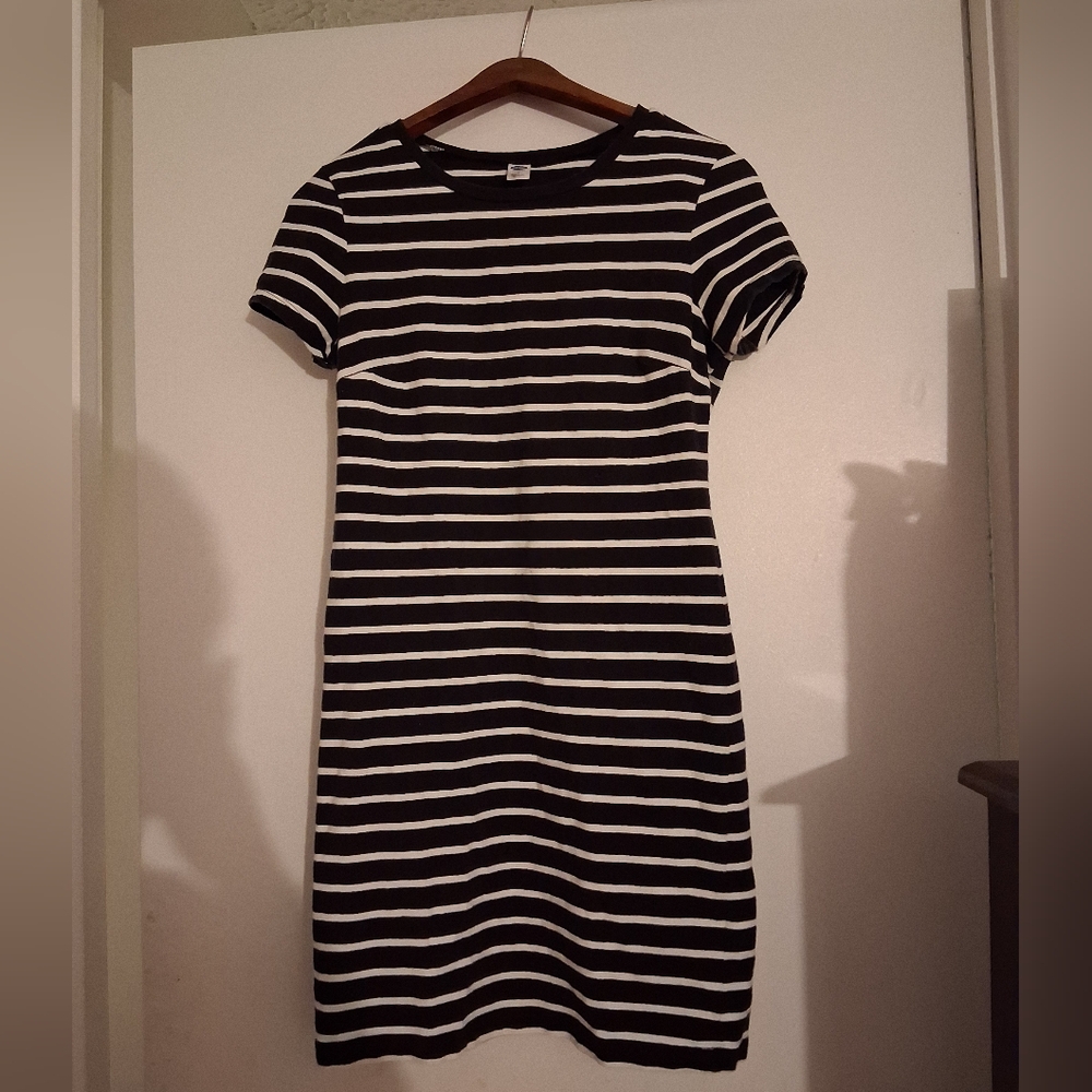 Old Navy Black and White Striped Dress